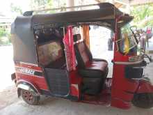 https://riyasewana.com/uploads/bajaj-three-wheel-2015-76344613003.jpg