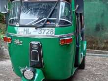 https://riyasewana.com/uploads/bajaj-three-wheel-20907034323.jpg
