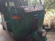 https://riyasewana.com/uploads/bajaj-three-wheel-211518214912.jpg