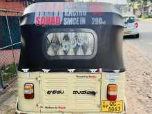 https://riyasewana.com/uploads/bajaj-three-wheel-2116215322532.jpg