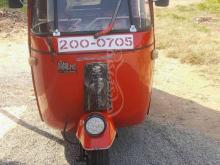 https://riyasewana.com/uploads/bajaj-three-wheel-22121608651584.jpg