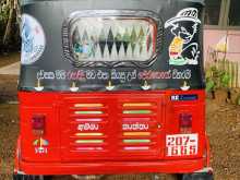 https://riyasewana.com/uploads/bajaj-three-wheel-2318570222412.jpg