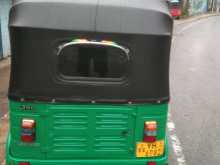 https://riyasewana.com/uploads/bajaj-three-wheel-23632394092.jpg