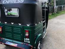 https://riyasewana.com/uploads/bajaj-three-wheel-2410513822163.jpg