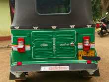 https://riyasewana.com/uploads/bajaj-three-wheel-24828344452.jpg