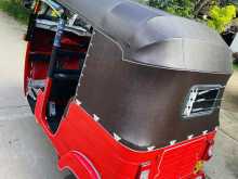 https://riyasewana.com/uploads/bajaj-three-wheel-2510284522962.jpg