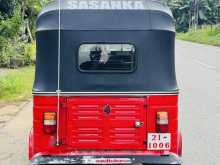 https://riyasewana.com/uploads/bajaj-three-wheel-2516222322773.jpg