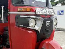 https://riyasewana.com/uploads/bajaj-three-wheel-2615253124521.jpg