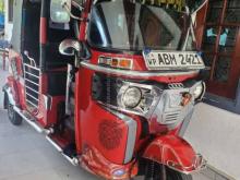 https://riyasewana.com/uploads/bajaj-three-wheel-26172626465348.jpg