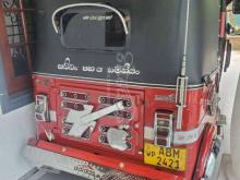 https://riyasewana.com/uploads/bajaj-three-wheel-26172717622674.jpg