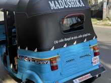 https://riyasewana.com/uploads/bajaj-three-wheel-2716314922772.jpg