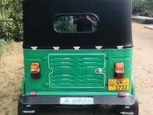 https://riyasewana.com/uploads/bajaj-three-wheel-2818453222902.jpg
