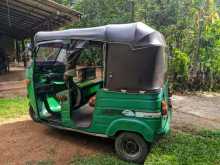 https://riyasewana.com/uploads/bajaj-three-wheel-28730044582.jpg