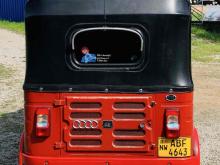 https://riyasewana.com/uploads/bajaj-three-wheel-2914205024321.jpg