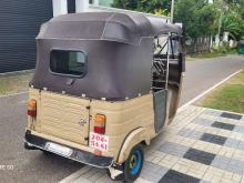 https://riyasewana.com/uploads/bajaj-three-wheel-2945597004.jpg