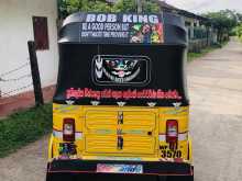 https://riyasewana.com/uploads/bajaj-three-wheel-3010595822283.jpg