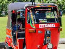 https://riyasewana.com/uploads/bajaj-three-wheel-3011210322562.jpg