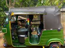 https://riyasewana.com/uploads/bajaj-three-wheel-301216574632.jpg