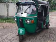 https://riyasewana.com/uploads/bajaj-three-wheel-301831034203.jpg