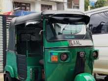 https://riyasewana.com/uploads/bajaj-three-wheel-311102722882.jpg