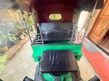 https://riyasewana.com/uploads/bajaj-three-wheel-31926576975.jpg