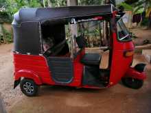 https://riyasewana.com/uploads/bajaj-three-wheel-3192758602.jpg