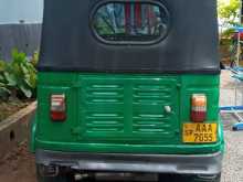 https://riyasewana.com/uploads/bajaj-three-wheel-32132224312.jpg