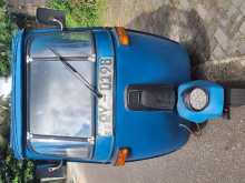 https://riyasewana.com/uploads/bajaj-three-wheel-3904304372.jpg