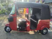 https://riyasewana.com/uploads/bajaj-three-wheel-42103574363.jpg