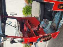 https://riyasewana.com/uploads/bajaj-three-wheel-51851114533.jpg