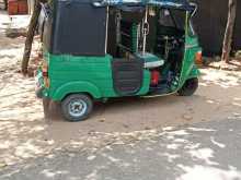 https://riyasewana.com/uploads/bajaj-three-wheel-52215514863.jpg