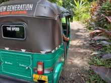 https://riyasewana.com/uploads/bajaj-three-wheel-5712524912.jpg