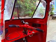 https://riyasewana.com/uploads/bajaj-three-wheel-815145317285.jpg