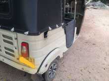 https://riyasewana.com/uploads/bajaj-three-wheel-81635264312.jpg