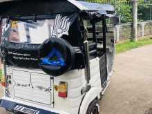 https://riyasewana.com/uploads/bajaj-three-wheel-910502422432.jpg