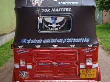 https://riyasewana.com/uploads/bajaj-three-wheel4-301509054583.jpg