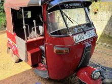 https://riyasewana.com/uploads/bajaj-three-wheeler-197474324663.jpg