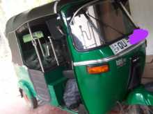 https://riyasewana.com/uploads/bajaj-three-wheeler-231029164683.jpg