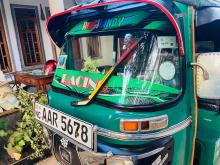 https://riyasewana.com/uploads/bajaj-three-wheeler-2820573417065.jpg