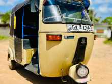 https://riyasewana.com/uploads/bajaj-threewheel-11607484562.jpg
