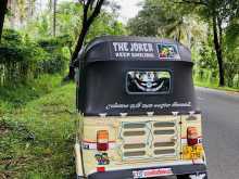 https://riyasewana.com/uploads/bajaj-threewheel-1917472622812.jpg