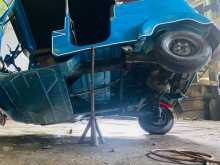https://riyasewana.com/uploads/bajaj-threewheel-2004-240515912094.jpg