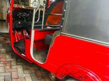 https://riyasewana.com/uploads/bajaj-threewheel-261308064052.jpg