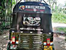 https://riyasewana.com/uploads/bajaj-threewheel-26939494742.jpg