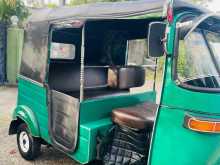 https://riyasewana.com/uploads/bajaj-threewheel-28221722563.jpg