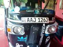 https://riyasewana.com/uploads/bajaj-threewheel-bajaj-2013-1911124012132.jpg