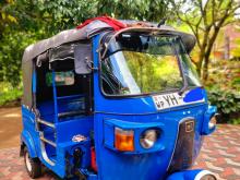 Bajaj RE 205 2010 Three Wheel