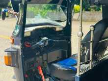 https://riyasewana.com/uploads/bajaj-threewheel-yu-248000622273.jpg