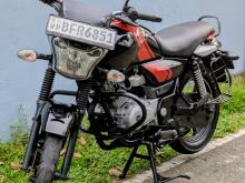 Bajaj V12 2017 Motorbike