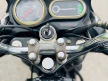 https://riyasewana.com/uploads/bajaj-v-15-2716431613384.jpg